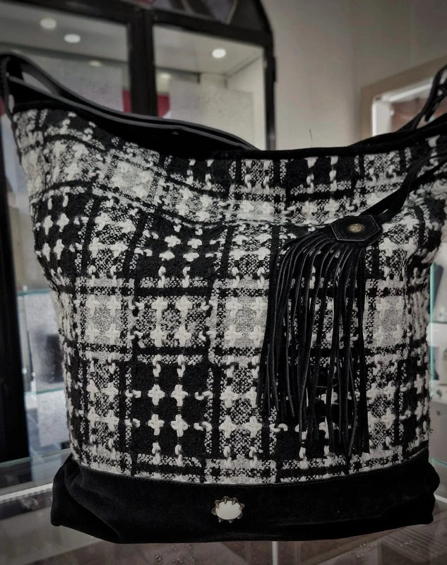 Shopper in pelle L’Incontro tra Pelle Nera e Tweed Vintage della Borgogna