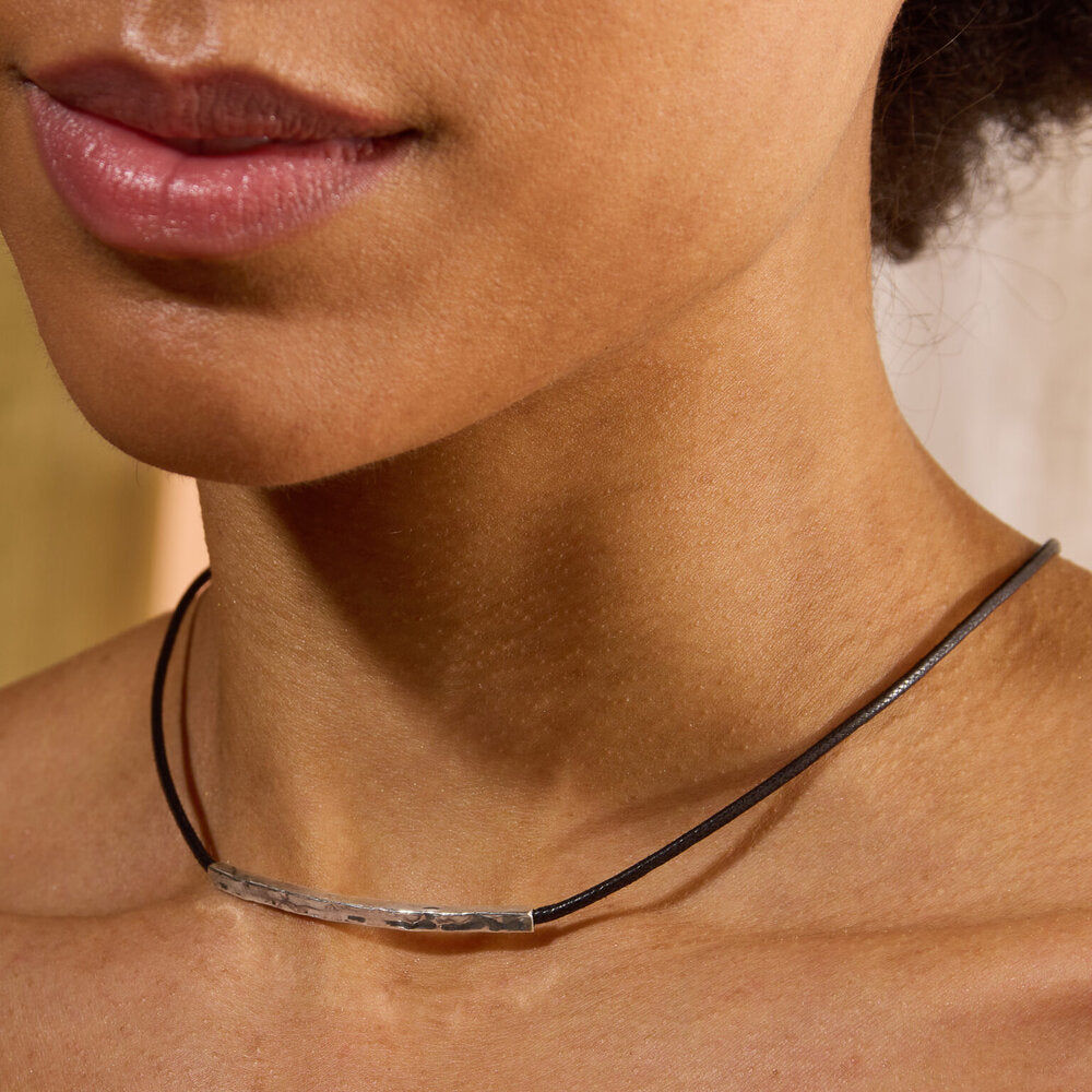 Siwa – collana in argento naturale e cordino